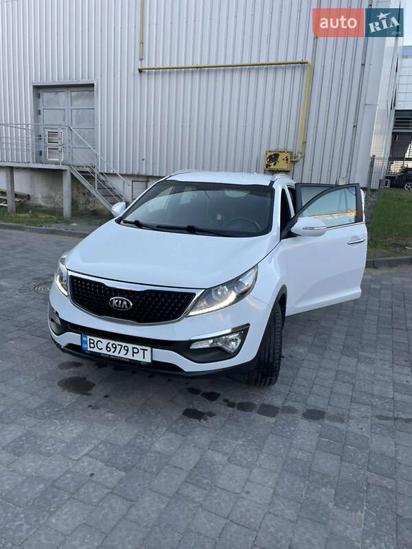 Позашляховик / Кросовер Kia Sportage 2015 в Львові