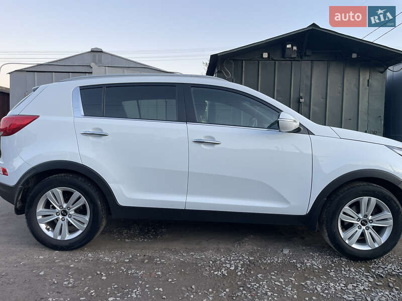 Позашляховик / Кросовер Kia Sportage 2015 в Львові
