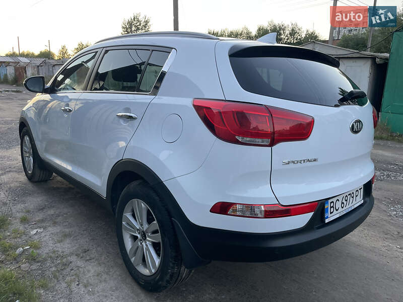 Позашляховик / Кросовер Kia Sportage 2015 в Львові