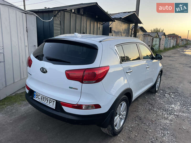 Позашляховик / Кросовер Kia Sportage 2015 в Львові