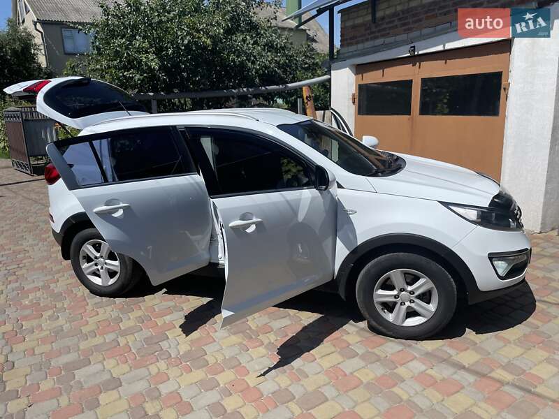 Позашляховик / Кросовер Kia Sportage 2015 в Миргороді фото 9 Позашляховик / Кросовер Kia Sportage 2015 в Миргороді