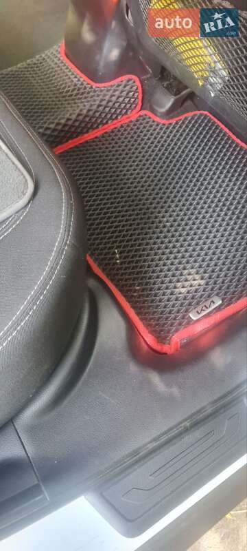 Внедорожник / Кроссовер Kia Sportage 2011 в Первомайске