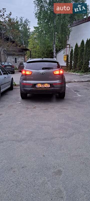 Позашляховик / Кросовер Kia Sportage 2015 в Чернівцях