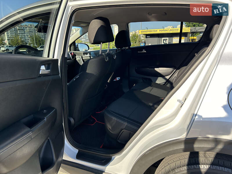 Внедорожник / Кроссовер Kia Sportage 2017 в Киеве
