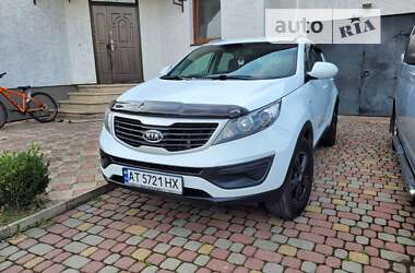 Внедорожник / Кроссовер Kia Sportage 2011 в Надворной