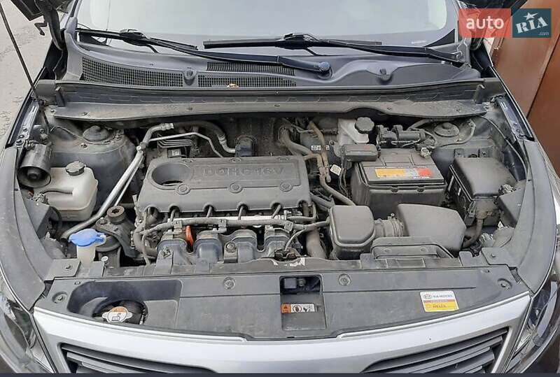 Внедорожник / Кроссовер Kia Sportage 2012 в Южном