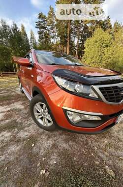 Внедорожник / Кроссовер Kia Sportage 2012 в Новых Санжарах