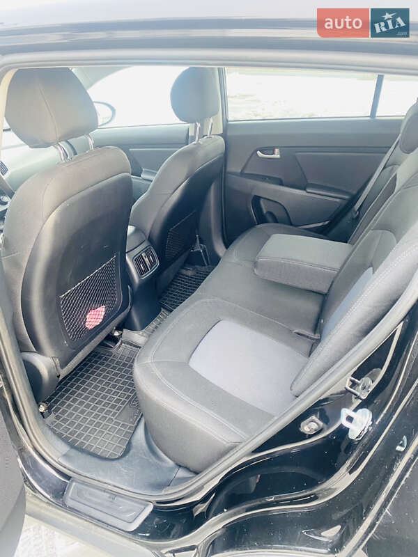 Внедорожник / Кроссовер Kia Sportage 2015 в Киеве