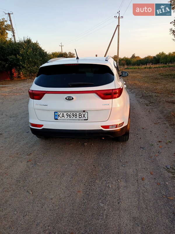 Внедорожник / Кроссовер Kia Sportage 2016 в Лебедине