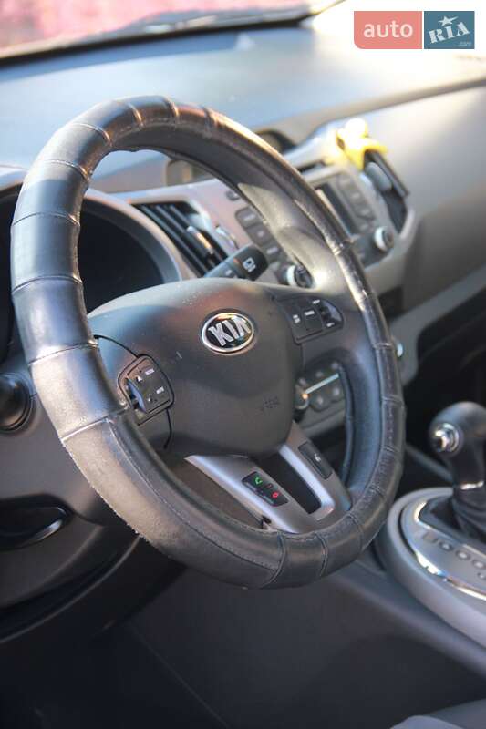 Позашляховик / Кросовер Kia Sportage 2015 в Дніпрі