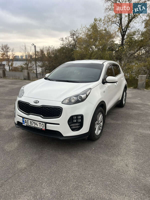 Позашляховик / Кросовер Kia Sportage 2016 в Дніпрі