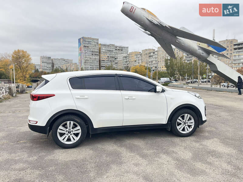 Позашляховик / Кросовер Kia Sportage 2016 в Дніпрі