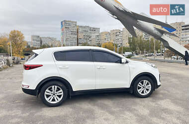 Внедорожник / Кроссовер Kia Sportage 2016 в 