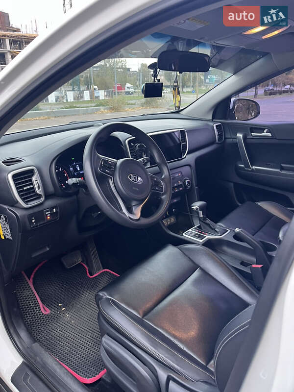 Позашляховик / Кросовер Kia Sportage 2016 в Дніпрі