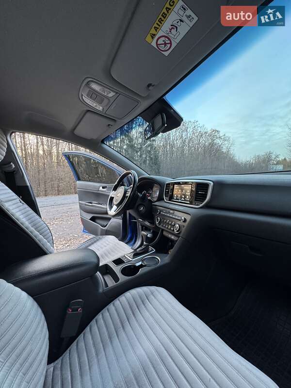 Позашляховик / Кросовер Kia Sportage 2018 в Хмільнику