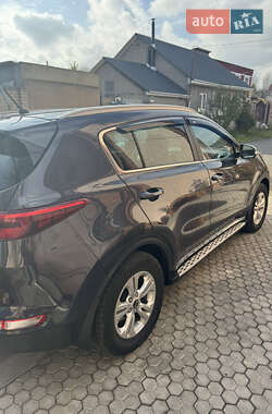 Внедорожник / Кроссовер Kia Sportage 2016 в 
