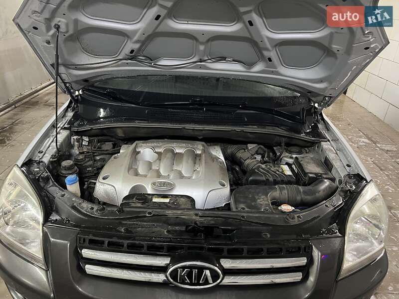Позашляховик / Кросовер Kia Sportage 2005 в Ізюмі