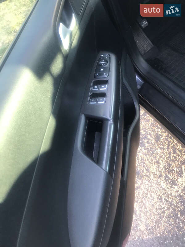 Внедорожник / Кроссовер Kia Sportage 2017 в Кривом Роге фото 12 Внедорожник / Кроссовер Kia Sportage 2017 в Кривом Роге