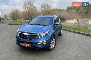 Внедорожник / Кроссовер Kia Sportage 2012 в Новояворовске