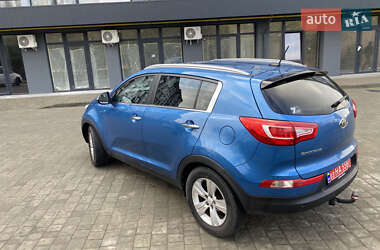 Внедорожник / Кроссовер Kia Sportage 2012 в Новояворовске