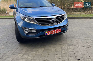 Внедорожник / Кроссовер Kia Sportage 2012 в Новояворовске