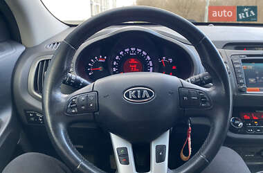 Внедорожник / Кроссовер Kia Sportage 2012 в Новояворовске