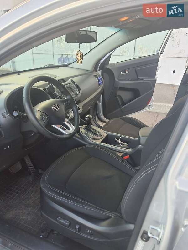 Позашляховик / Кросовер Kia Sportage 2012 в Кривому Розі