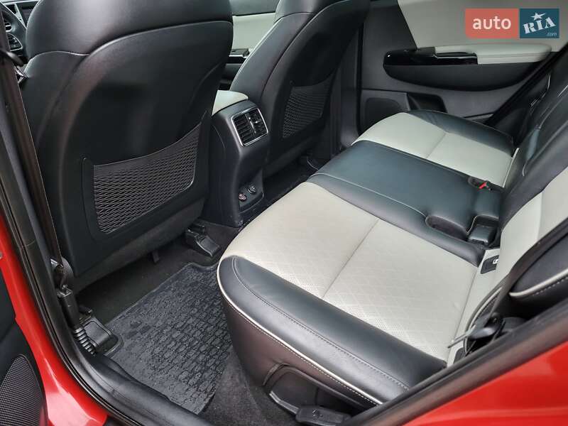 Позашляховик / Кросовер Kia Sportage 2016 в Полтаві