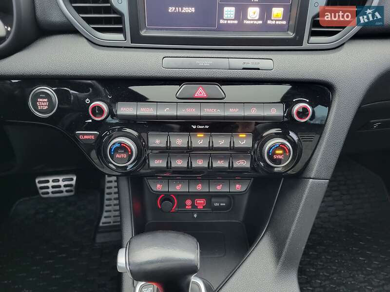 Позашляховик / Кросовер Kia Sportage 2016 в Полтаві