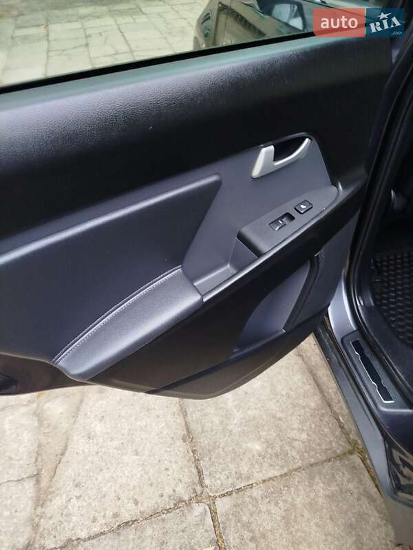 Внедорожник / Кроссовер Kia Sportage 2015 в Луцке