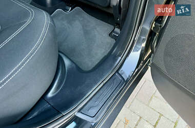 Позашляховик / Кросовер Kia Sportage 2013 в 