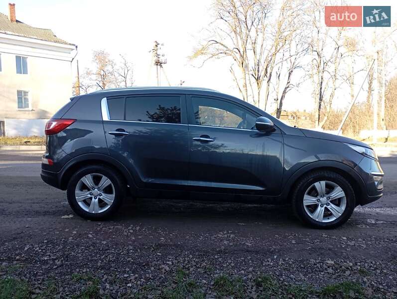 Внедорожник / Кроссовер Kia Sportage 2011 в Городенке