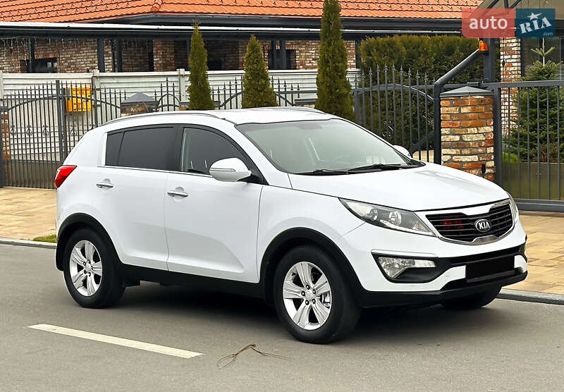 Позашляховик / Кросовер Kia Sportage 2013 в Дніпрі