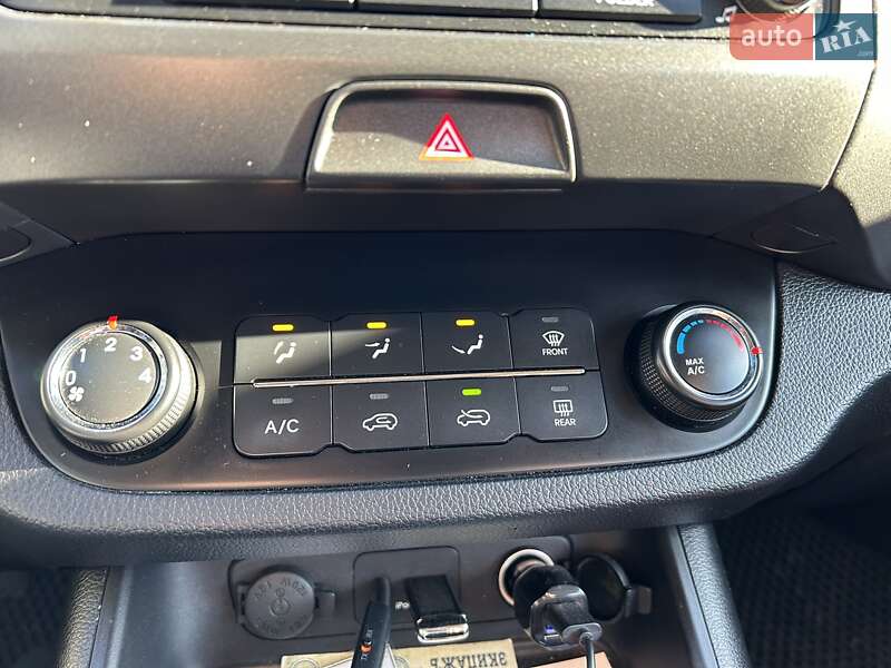 Внедорожник / Кроссовер Kia Sportage 2013 в Киеве