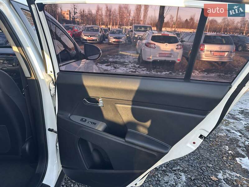 Внедорожник / Кроссовер Kia Sportage 2015 в Луцке