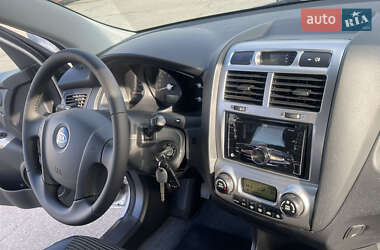 Внедорожник / Кроссовер Kia Sportage 2005 в 