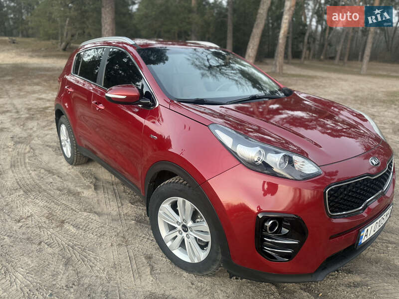Внедорожник / Кроссовер Kia Sportage 2017 в Вишневом фото 7 Внедорожник / Кроссовер Kia Sportage 2017 в Вишневом