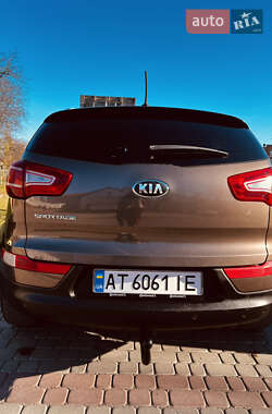 Внедорожник / Кроссовер Kia Sportage 2012 в 