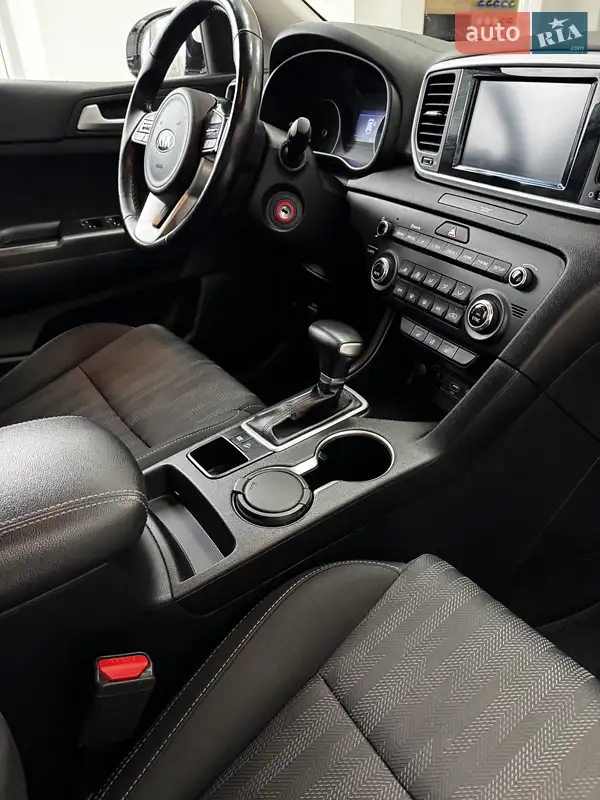 Позашляховик / Кросовер Kia Sportage 2019 в 