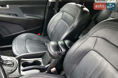 Внедорожник / Кроссовер Kia Sportage 2012 в 