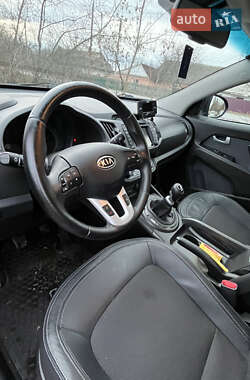 Внедорожник / Кроссовер Kia Sportage 2012 в Староконстантинове