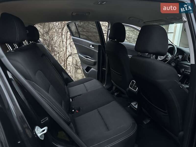 Внедорожник / Кроссовер Kia Sportage 2016 в Коростене