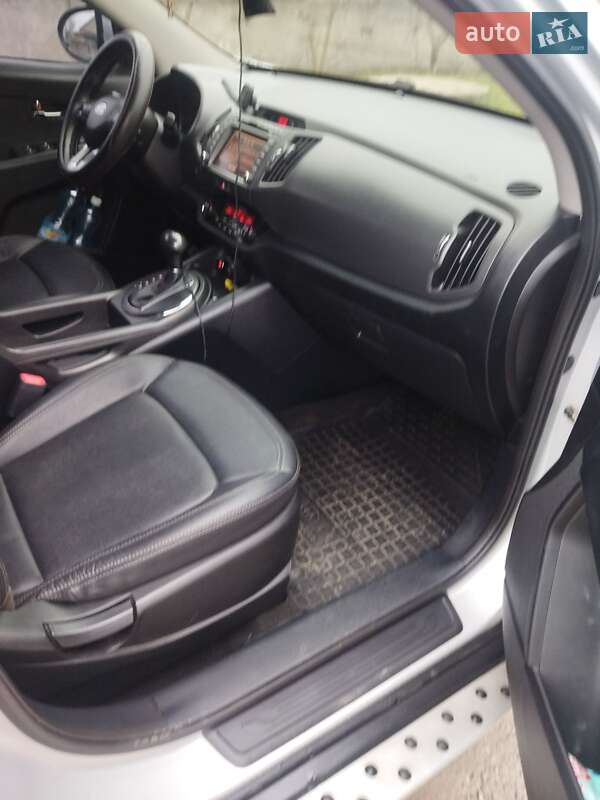 Внедорожник / Кроссовер Kia Sportage 2012 в Изяславе