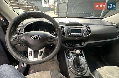 Внедорожник / Кроссовер Kia Sportage 2012 в 