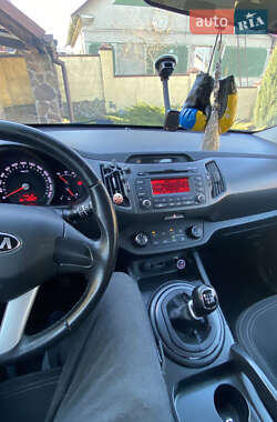 Внедорожник / Кроссовер Kia Sportage 2013 в 