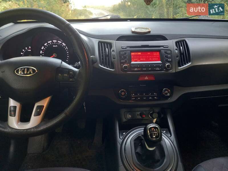 Внедорожник / Кроссовер Kia Sportage 2011 в Хмельнике