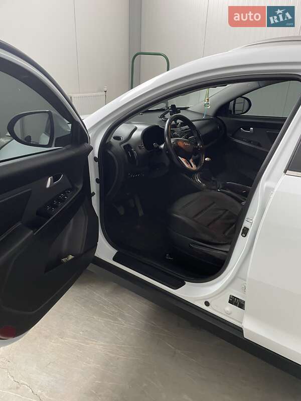 Внедорожник / Кроссовер Kia Sportage 2011 в Сколе фото 8 Внедорожник / Кроссовер Kia Sportage 2011 в Сколе
