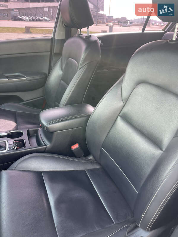 Внедорожник / Кроссовер Kia Sportage 2017 в Львове