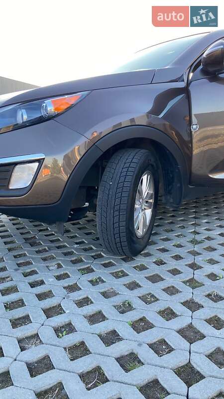 Внедорожник / Кроссовер Kia Sportage 2012 в Хмельницком