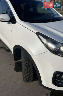 Внедорожник / Кроссовер Kia Sportage 2016 в 
